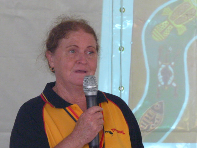 Glenda Chalker speaks at Bents Basin festival, 2011
